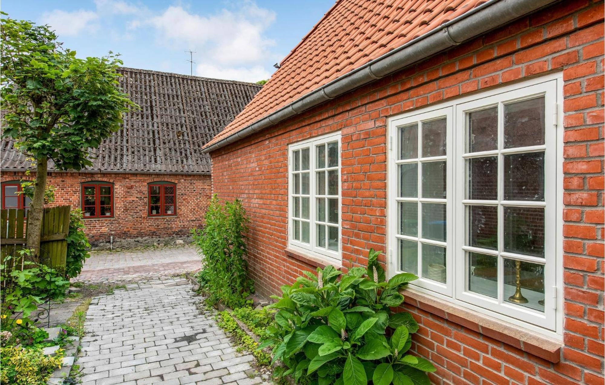 Pet Friendly Home In Hojer With Kitchen Bagian luar foto
